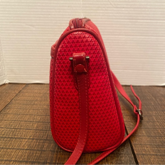 VINTAGE 1983 Liz Claiborne Red Leather Crossbody Bag and Matching Wallet - Picture 5 of 16